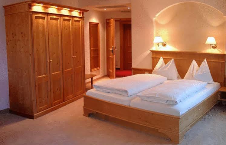 Hotel Garni Partaneshof Merano Eksteriør billede